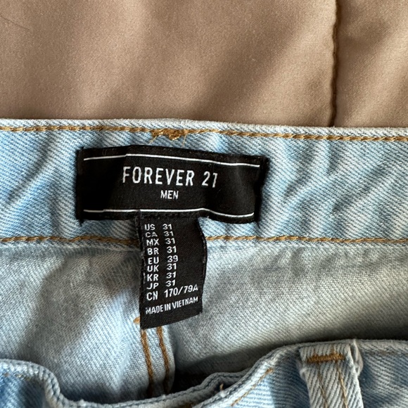 145 Men's Ripped Light Wash Denim Shorts 9" - Picture 4 of 4